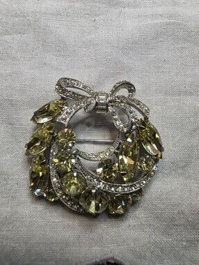Vintage WEISS Lemon Yellow Crystal Wreath Brooch Pin - Elegant Women’s Jewelry